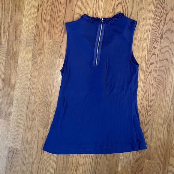 Kristin Davis ruffle front top, size M, purple - Picture 3 of 9